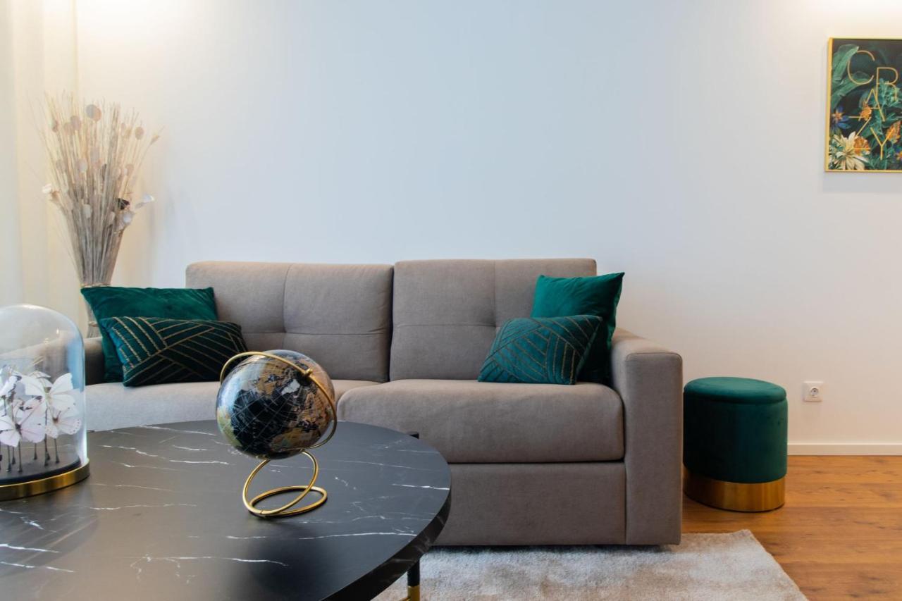 Stunning Apartment W/ Free Parking By Lovelystay Porto Exterior foto
