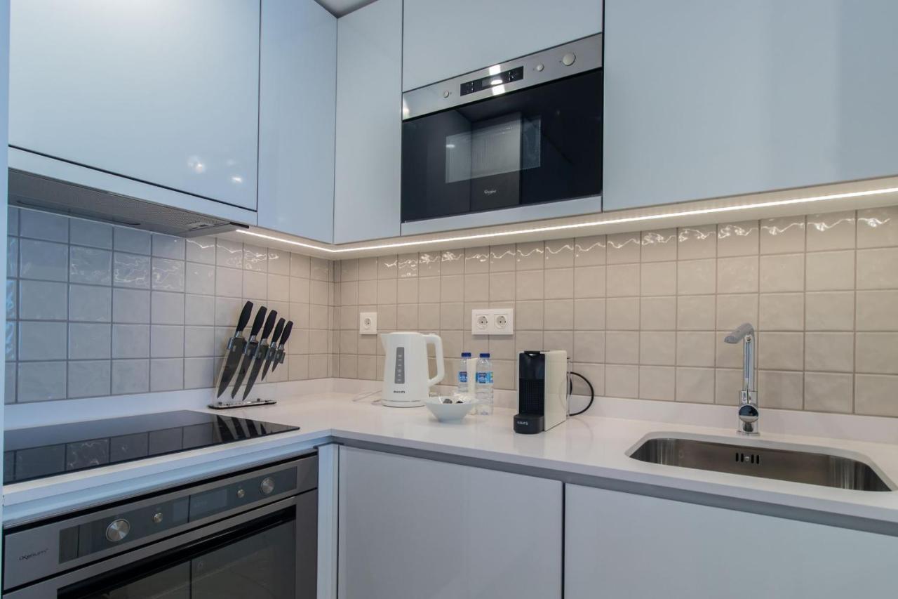 Stunning Apartment W/ Free Parking By Lovelystay Porto Exterior foto